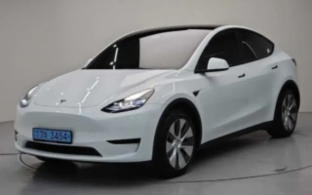 모델 Y RWD 테슬라 2023/11 21,709km